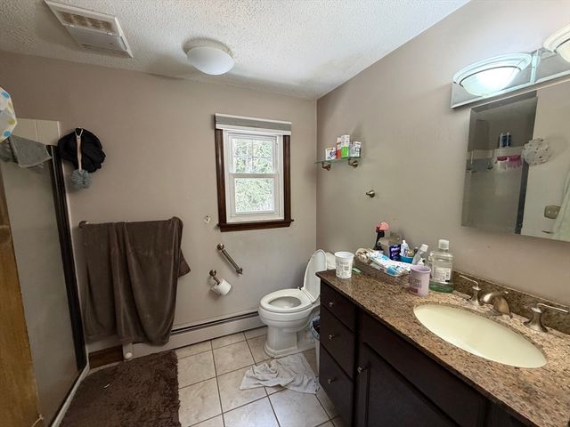 95 Jewett St, Pepperell, MA 01463