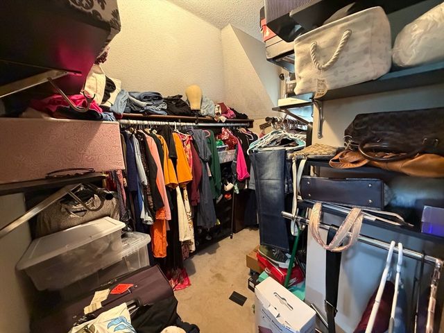 95 Jewett St, Pepperell, MA 01463