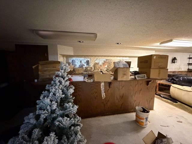 95 Jewett St, Pepperell, MA 01463