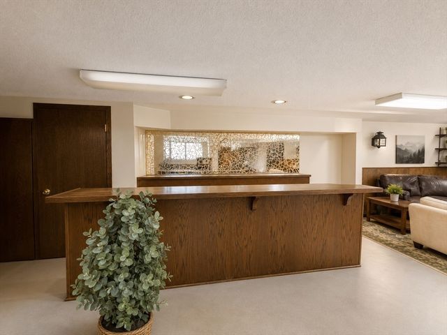 95 Jewett St, Pepperell, MA 01463