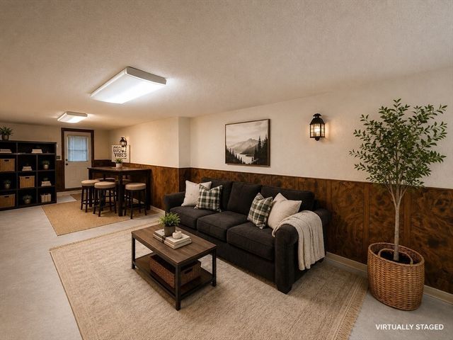 95 Jewett St, Pepperell, MA 01463