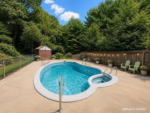 95 Jewett St, Pepperell, MA 01463