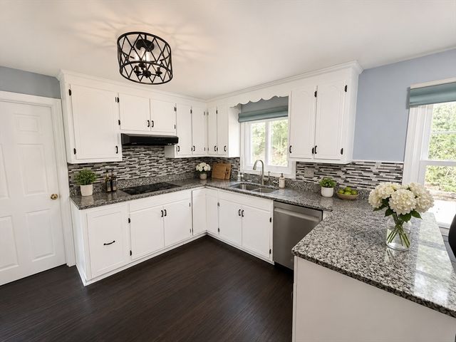 95 Jewett St, Pepperell, MA 01463