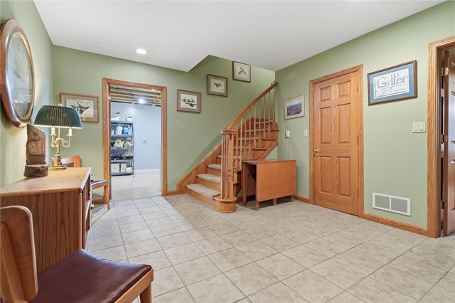 103 Seminole Trl, Center Twp, PA 16001