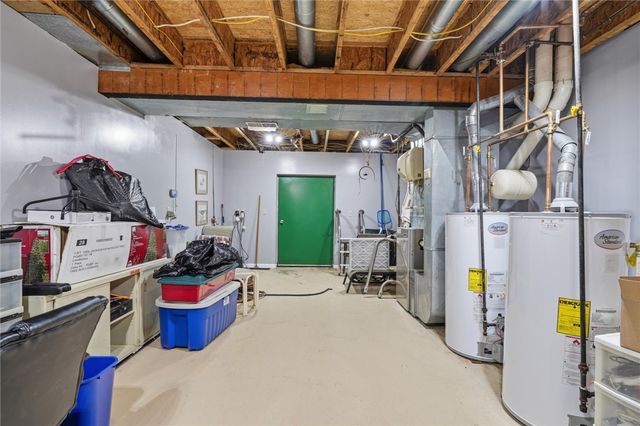 103 Seminole Trl, Center Twp, PA 16001