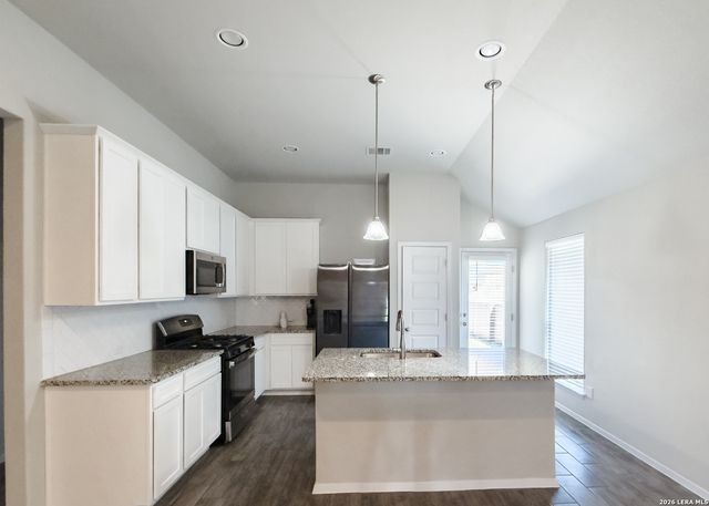 139 Lyndon Drive, San Marcos, TX 78666