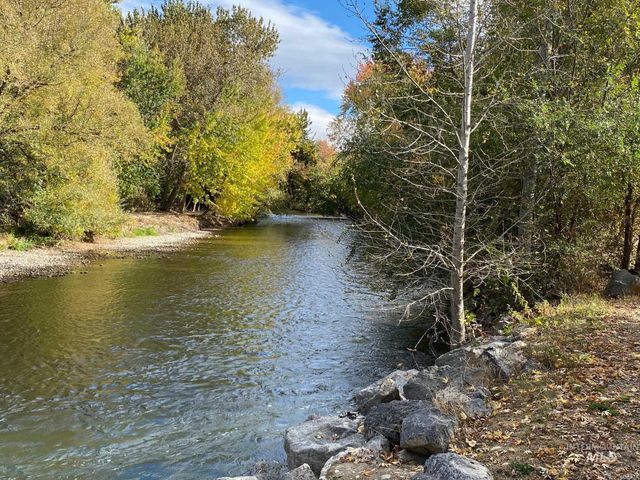 1331 E Lone Creek Dr., Eagle, ID 83616