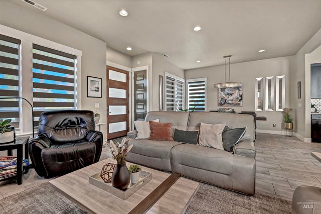 1331 E Lone Creek Dr., Eagle, ID 83616