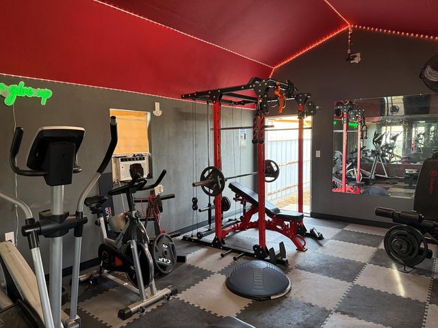 312 SW 7th St, Andrews, TX 79714