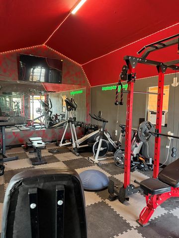 312 SW 7th St, Andrews, TX 79714