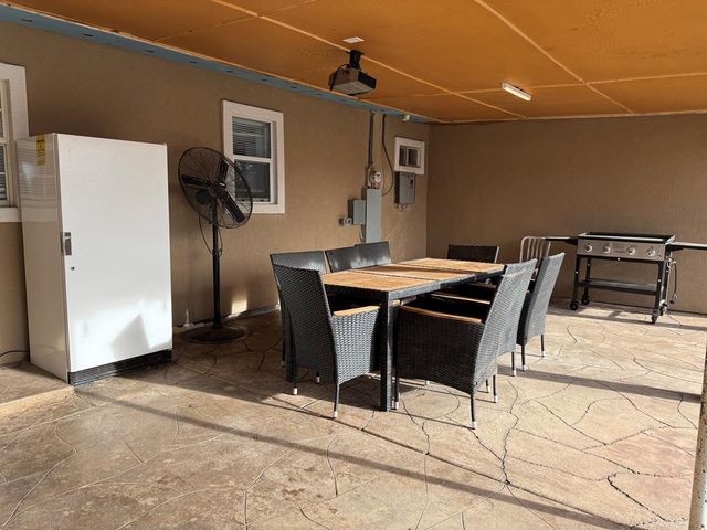 312 SW 7th St, Andrews, TX 79714