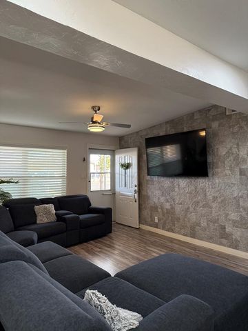 312 SW 7th St, Andrews, TX 79714