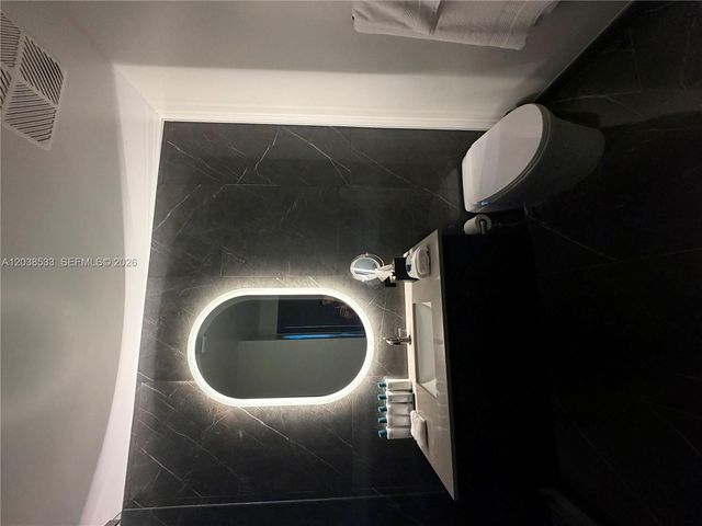 20 NE 11th st 5305, Miami, FL 33132