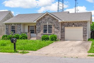 2611 Cider Dr, Clarksville, TN 37040