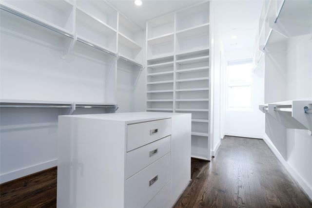 5857 E Post Oak Lane, Houston, TX 77055