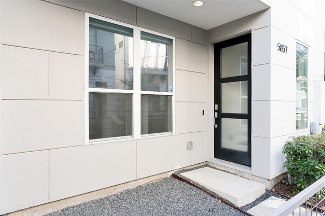 5857 E Post Oak Lane, Houston, TX 77055