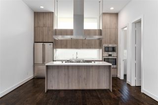 5857 E Post Oak Lane, Houston, TX 77055