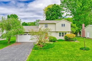 8 Maridana Drive, Perinton, NY 14450