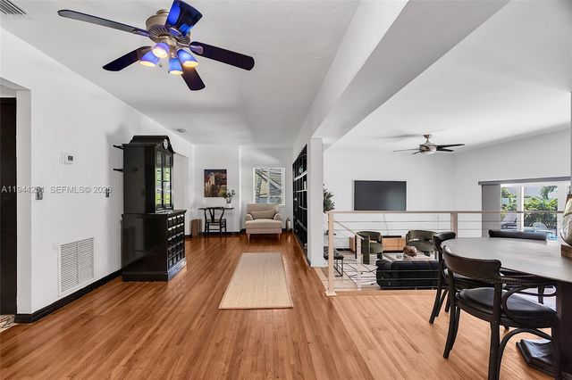 660 NE 121st St, Biscayne Park, FL 33161