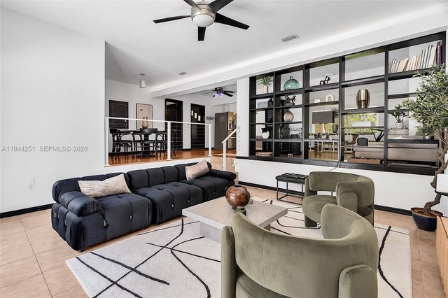 660 NE 121st St, Biscayne Park, FL 33161