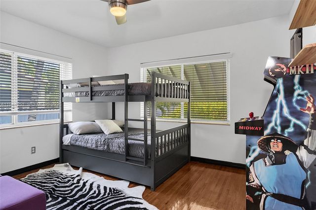 660 NE 121st St, Biscayne Park, FL 33161