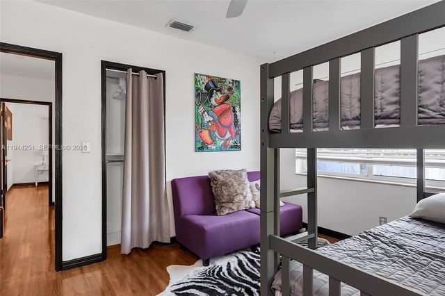 660 NE 121st St, Biscayne Park, FL 33161