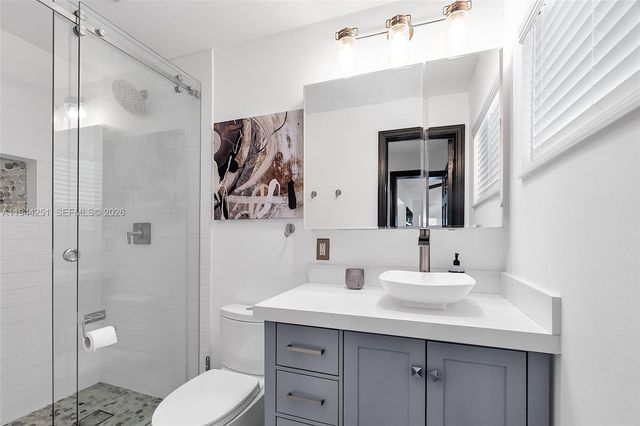 660 NE 121st St, Biscayne Park, FL 33161