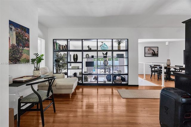 660 NE 121st St, Biscayne Park, FL 33161