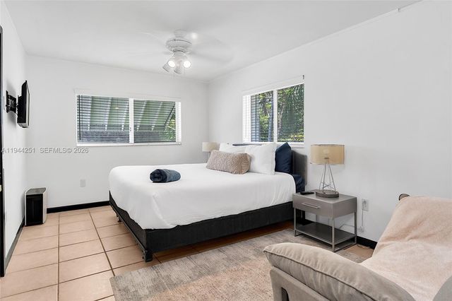 660 NE 121st St, Biscayne Park, FL 33161