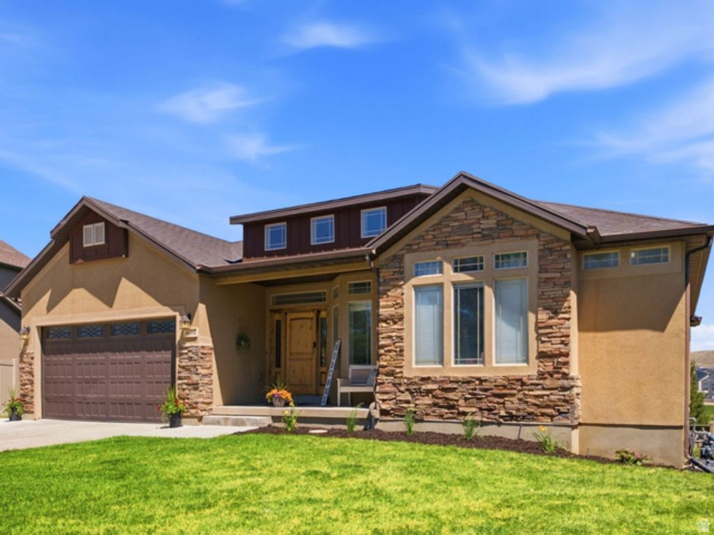 Image 2 of property listing at 4691 E DECRESCENDO DR, Eagle Mountain, UT 84005