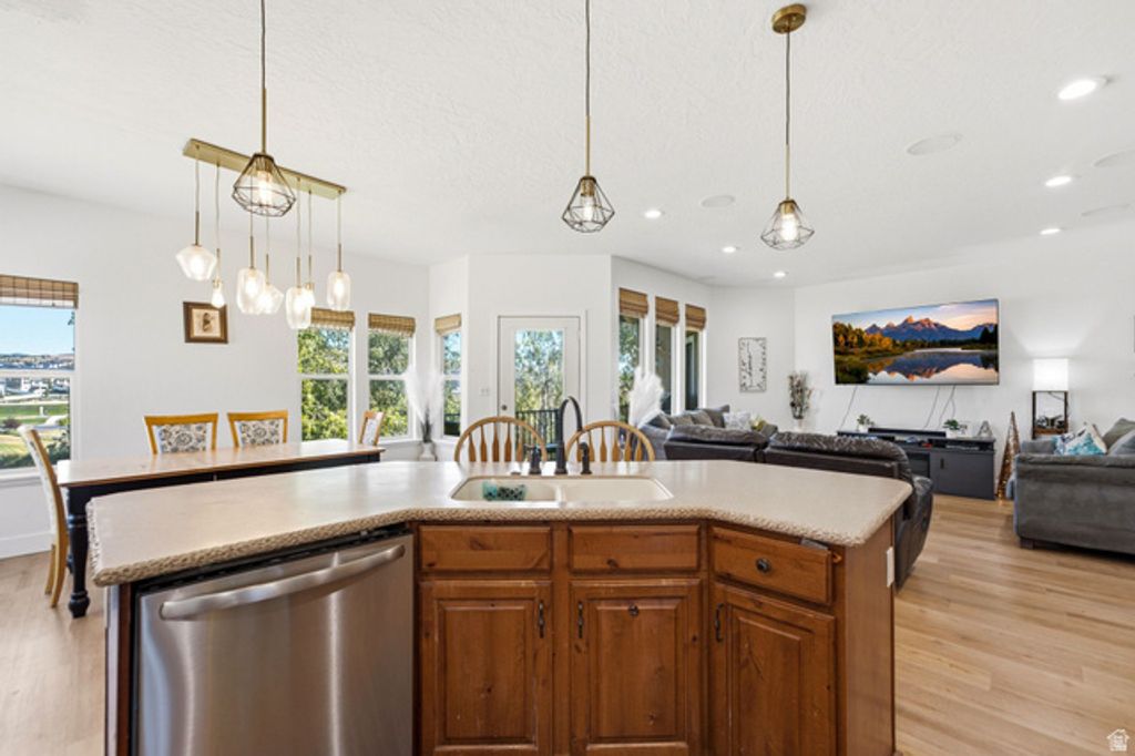 Image 11 of property listing at 4691 E DECRESCENDO DR, Eagle Mountain, UT 84005