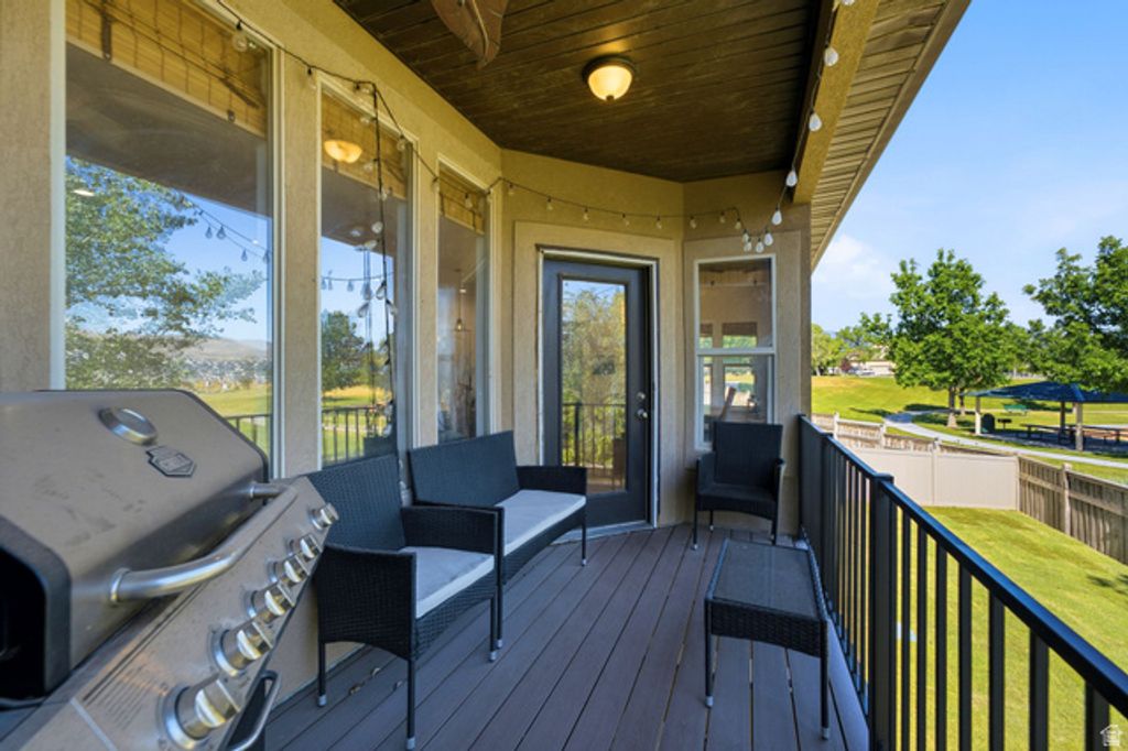 Image 28 of property listing at 4691 E DECRESCENDO DR, Eagle Mountain, UT 84005