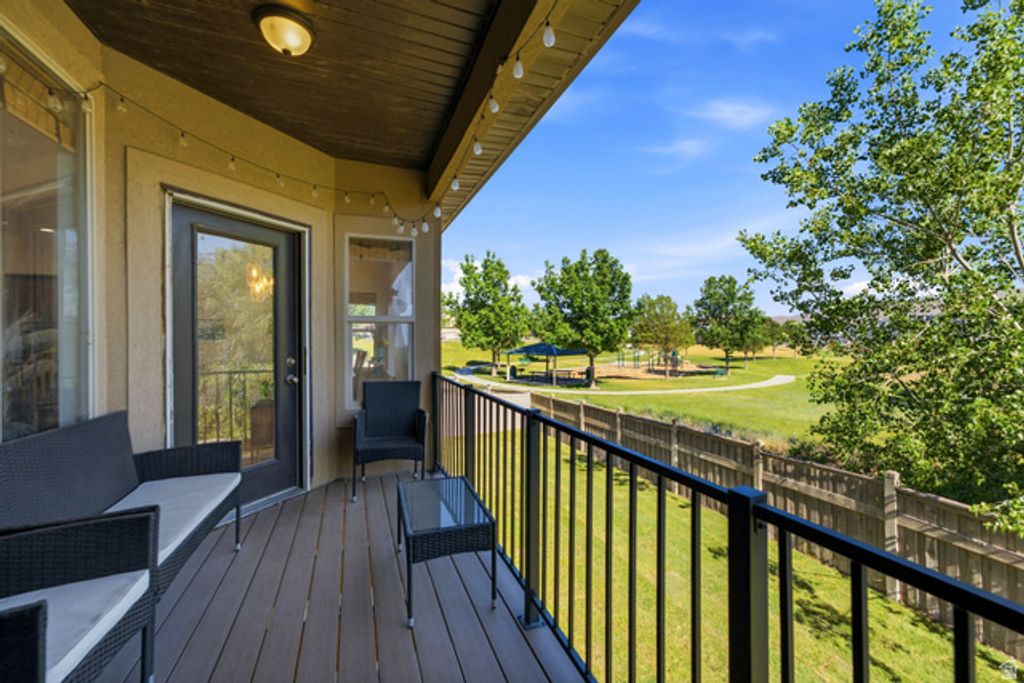 Image 29 of property listing at 4691 E DECRESCENDO DR, Eagle Mountain, UT 84005