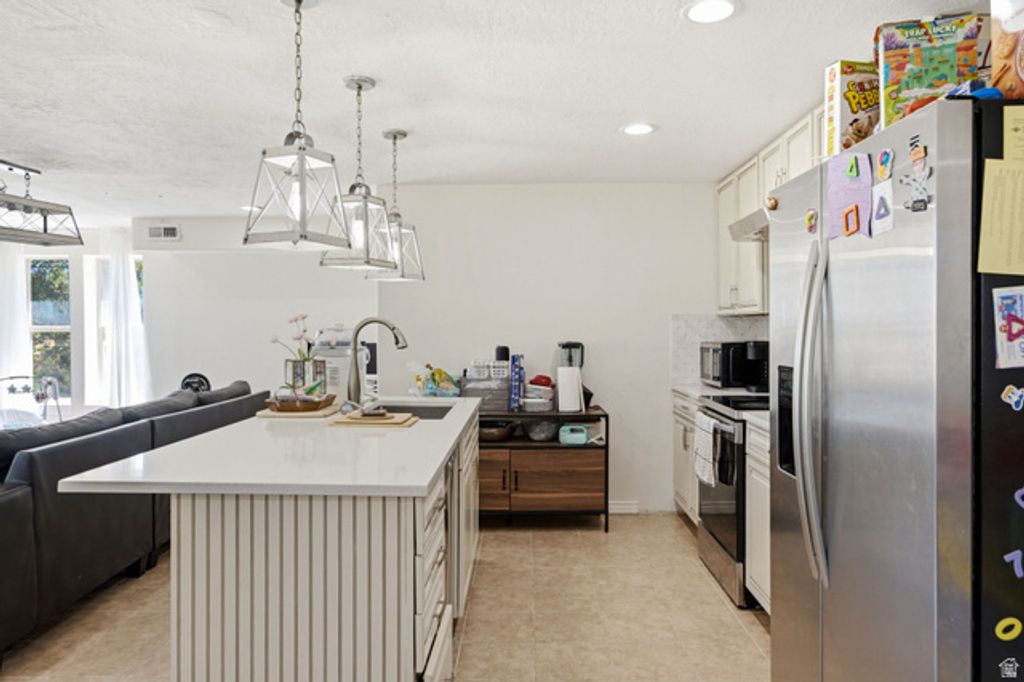 Image 44 of property listing at 4691 E DECRESCENDO DR, Eagle Mountain, UT 84005