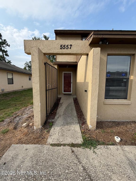 5557 GREATPINE Lane S, Jacksonville, FL 32244