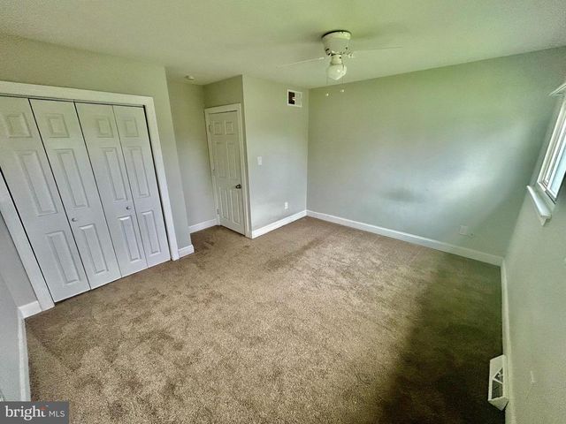 318 UNIVERSITY AVE, Pemberton, NJ 08068