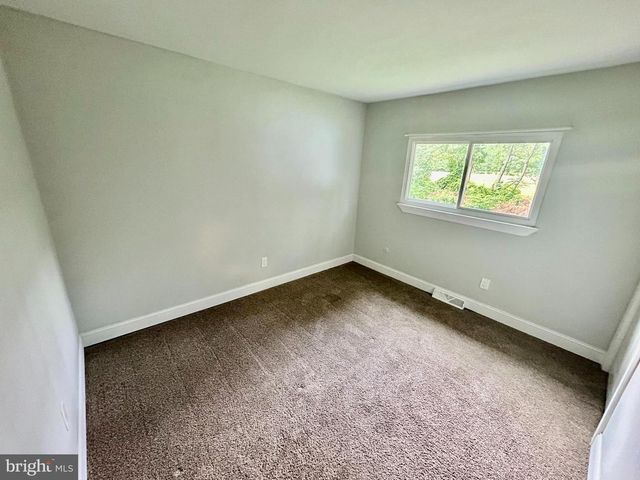 318 UNIVERSITY AVE, Pemberton, NJ 08068