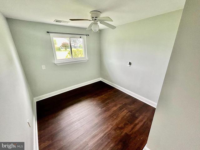 318 UNIVERSITY AVE, Pemberton, NJ 08068