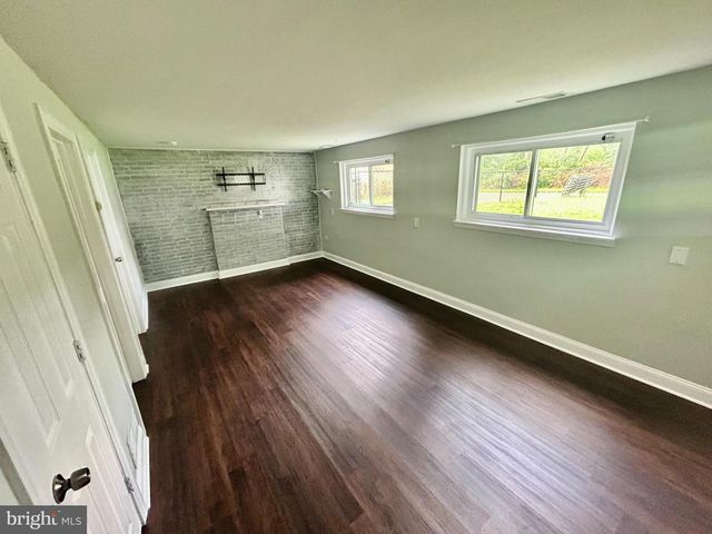 318 UNIVERSITY AVE, Pemberton, NJ 08068