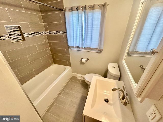 318 UNIVERSITY AVE, Pemberton, NJ 08068