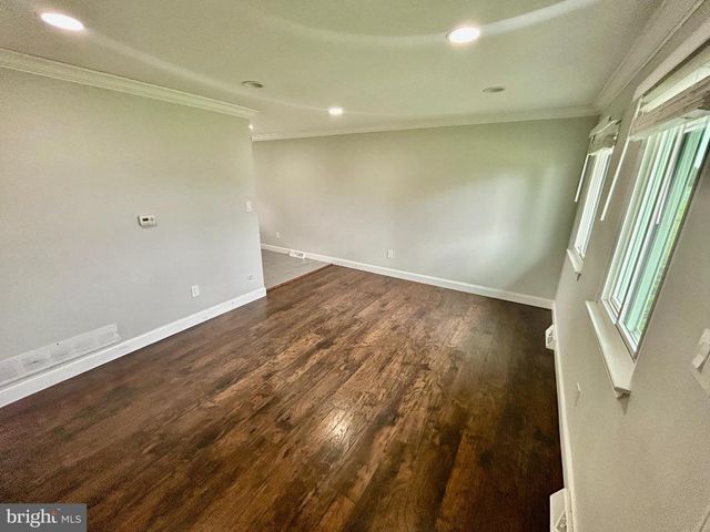 318 UNIVERSITY AVE, Pemberton, NJ 08068