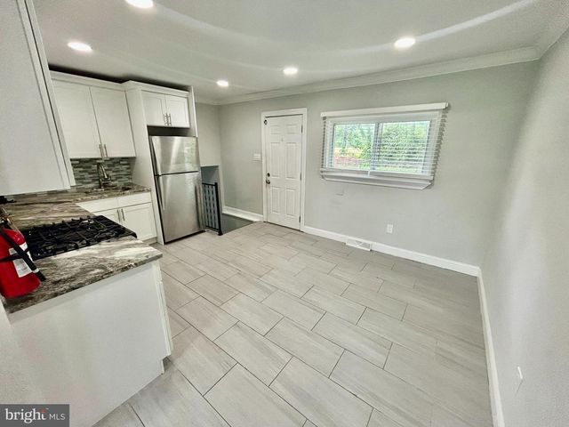318 UNIVERSITY AVE, Pemberton, NJ 08068