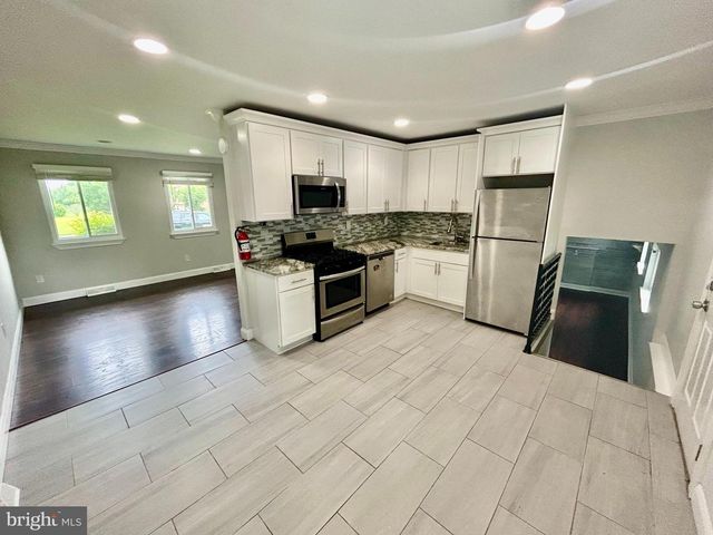 318 UNIVERSITY AVE, Pemberton, NJ 08068