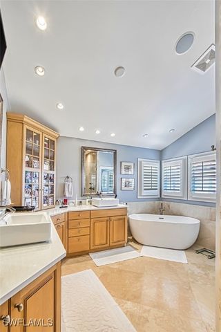 4717 Villa Mare LN 26-15, Naples, FL 34103