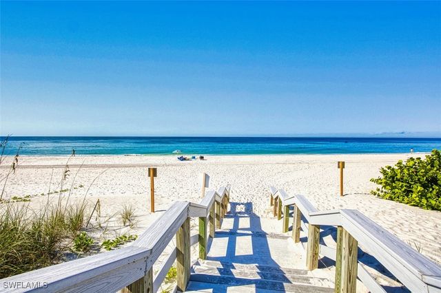 4717 Villa Mare LN 26-15, Naples, FL 34103