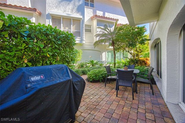 4717 Villa Mare LN 26-15, Naples, FL 34103