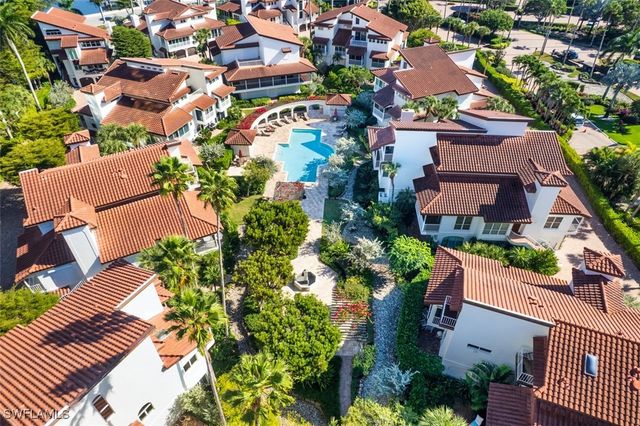 4717 Villa Mare LN 26-15, Naples, FL 34103