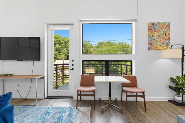 49 Navasota ST 205, Austin, TX 78702