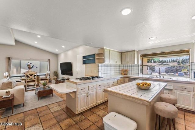 1217 Coventry Drive, Thousand Oaks, CA 91360