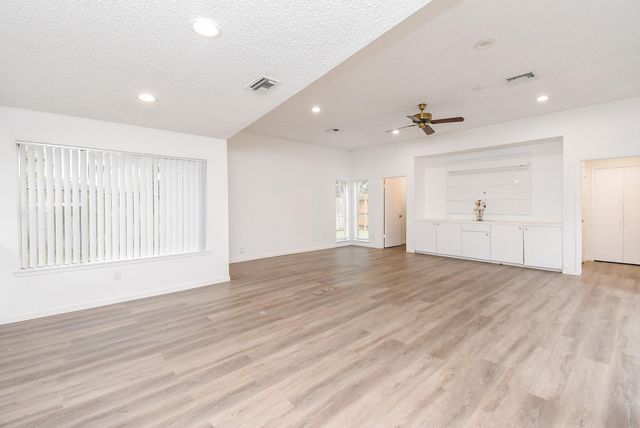 7814 Candlegreen Lane, Houston, TX 77071